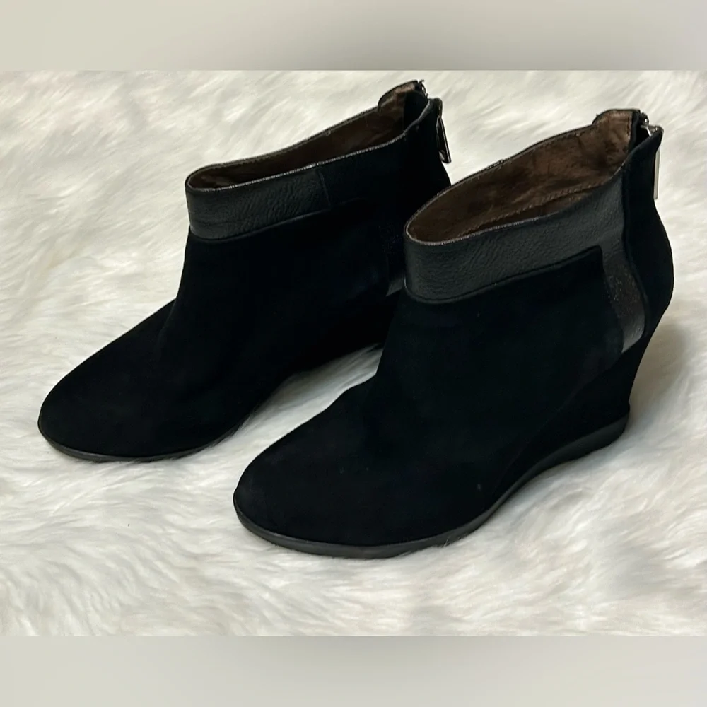 Donald J. Pliner Chez Black Wedge Ankle Boots - Picture 5 of 11